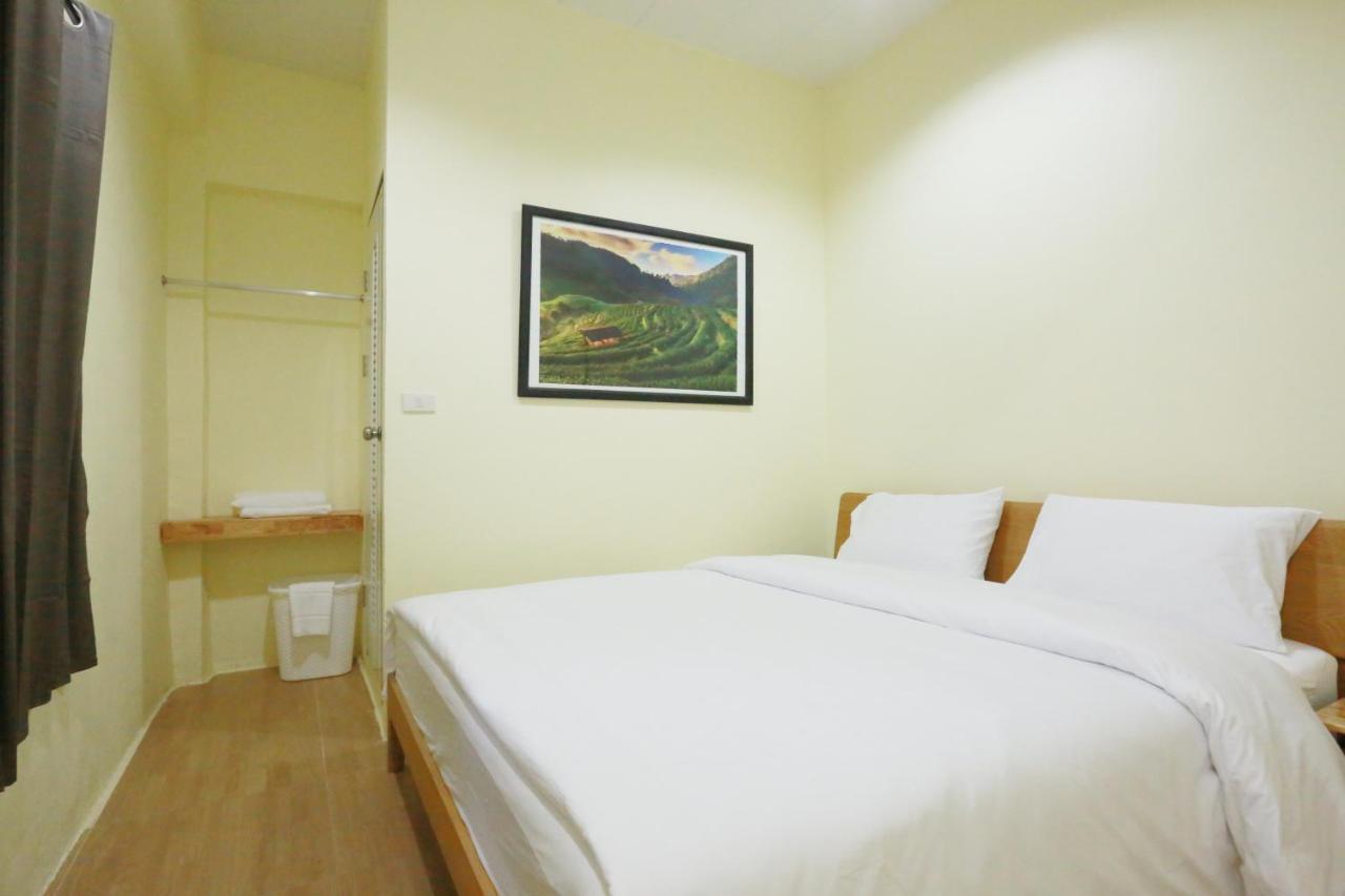 Hostel Interest Poshtel Bangkok Zewnętrze zdjęcie