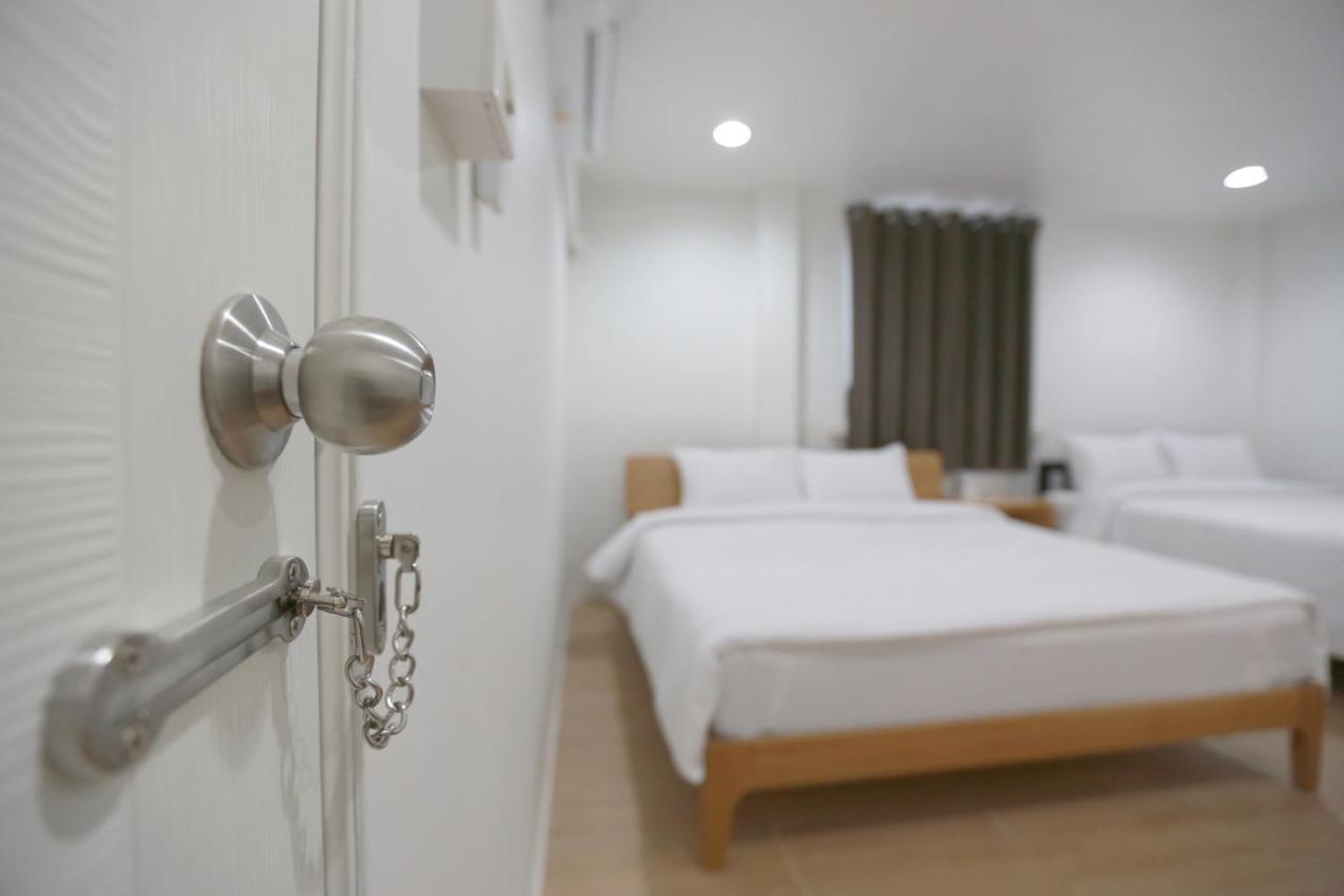 Hostel Interest Poshtel Bangkok Zewnętrze zdjęcie
